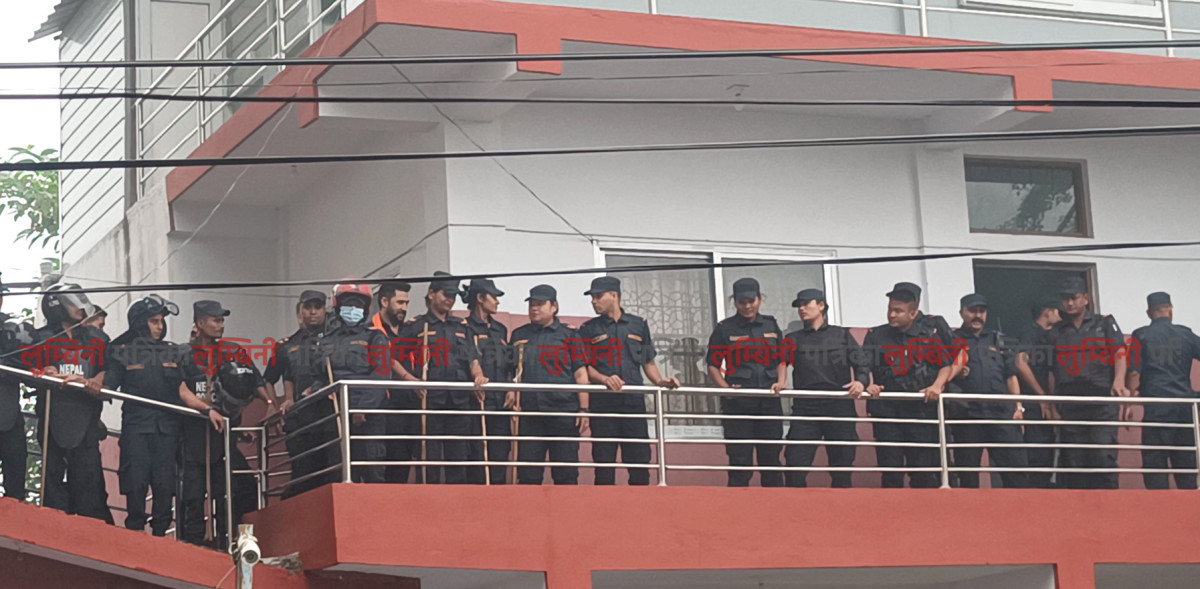 दोस्रो दिन प्रहरीको जंजीर हुदै वयानका लागि गए रवि