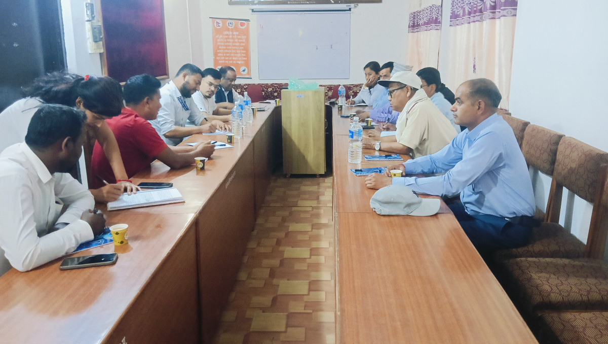 भारतबाट अबैध रुपमा नेपाल भित्रिदाँ माछा कुखुरा व्यवासयी मारमा