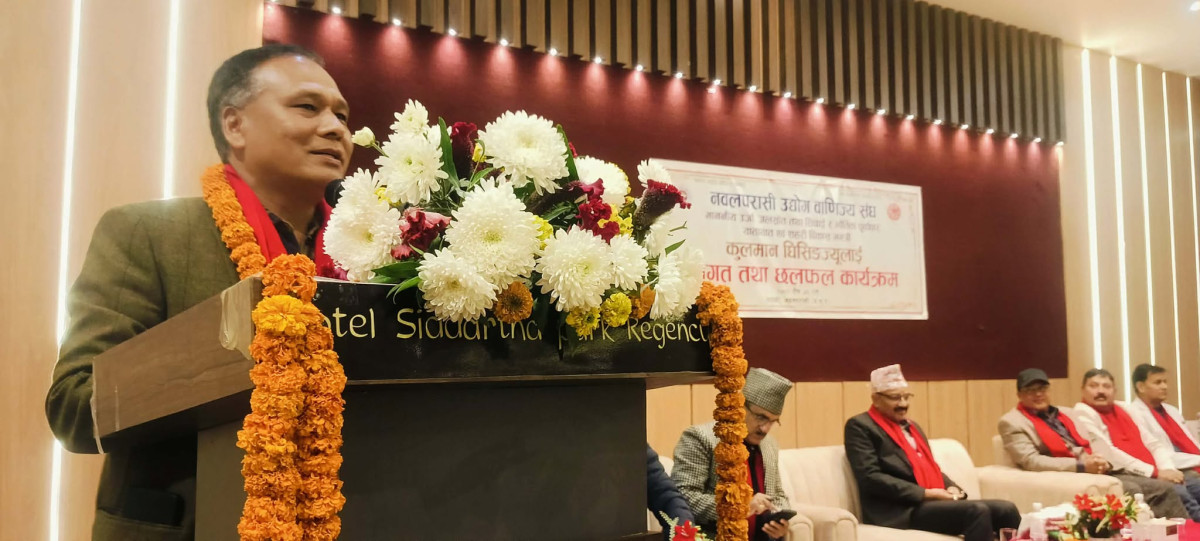 नारायणगढ बुटवल सडकखण्ड समयमा निमार्ण सम्पन्न गर्न निर्देशन शहरी बिकास मन्त्री  घिसिङ