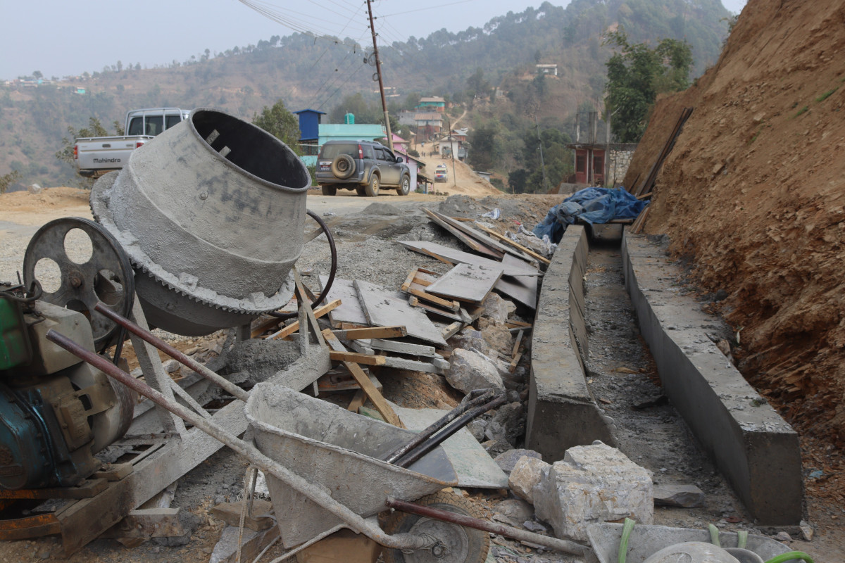 रामपुर कपुरकोट गौरवको सडक खण्ड स्तरोन्नतिको काम सुरु